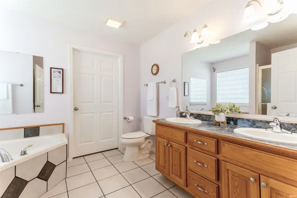 $475,000 | 10940 Ridgeview Drive, Evansville, IN 47712