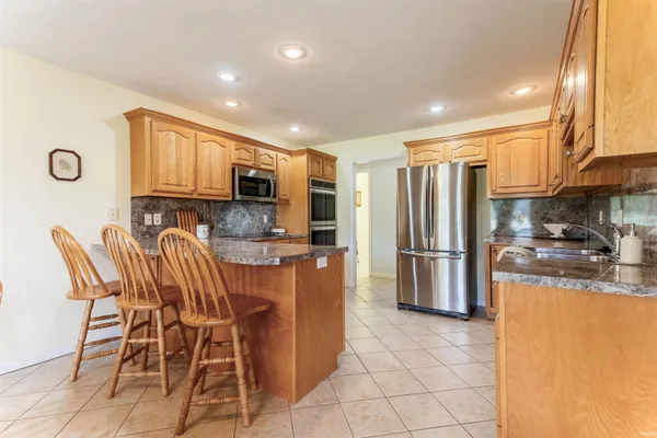 $475,000 | 10940 Ridgeview Drive, Evansville, IN 47712