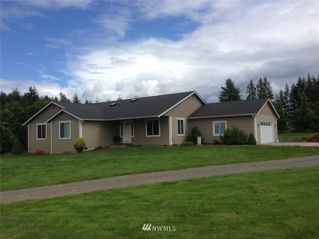 356 Yates Road Chehalis, WA 98532 - Photo 1 of 21 a view of a yard in front of the house