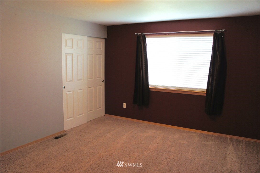 356 Yates Road Chehalis, WA 98532 - Photo 13 of 21 a view of an empty room with a window
