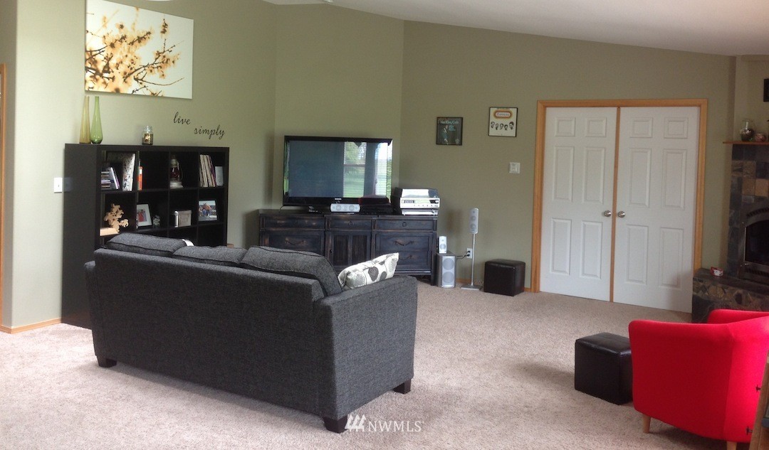 356 Yates Road Chehalis, WA 98532 - Photo 6 of 21 a living room with furniture and a flat screen tv