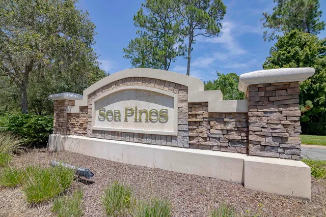 a view of a street sign of the park