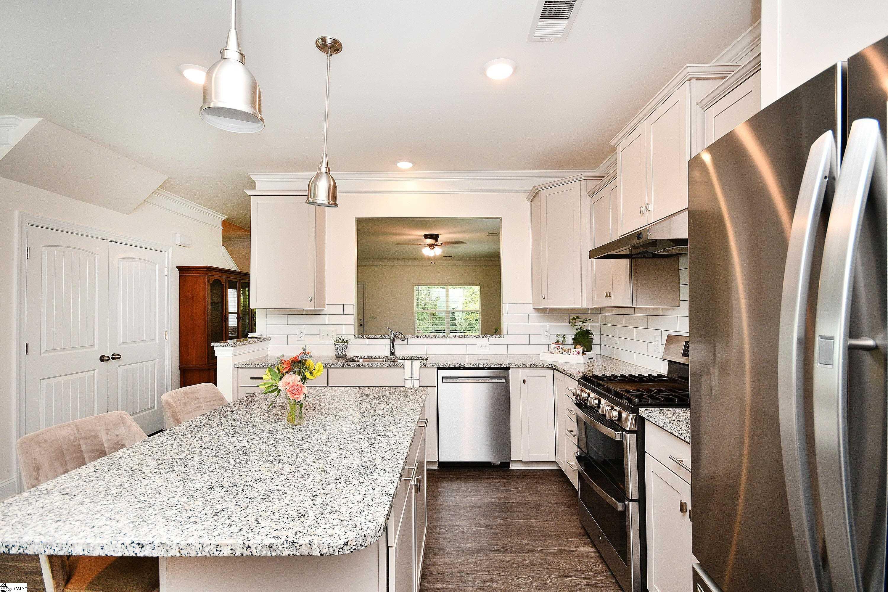340 Arnold Mill Road Simpsonville, SC 29680 - Photo 4 of 27 Gallery Image 4