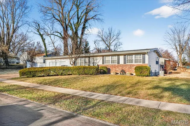 $239,900 | 1215 Kostka Lane, Florissant, MO 63031