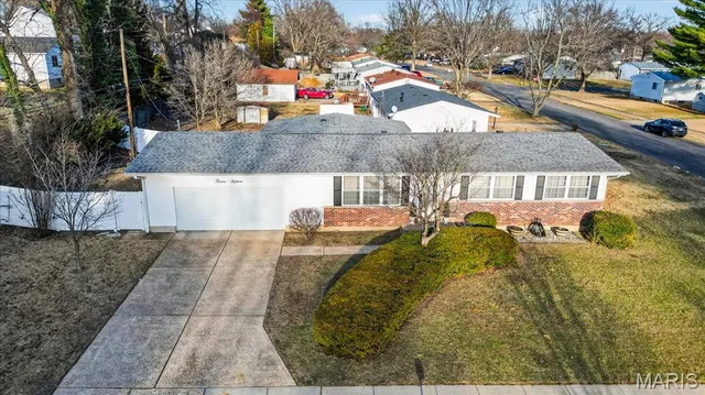 $239,900 | 1215 Kostka Lane, Florissant, MO 63031