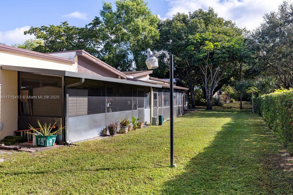 137 Fox Road, Unit 345 Hollywood, FL 33024 - Photo 4 of 19 Gallery Image 4