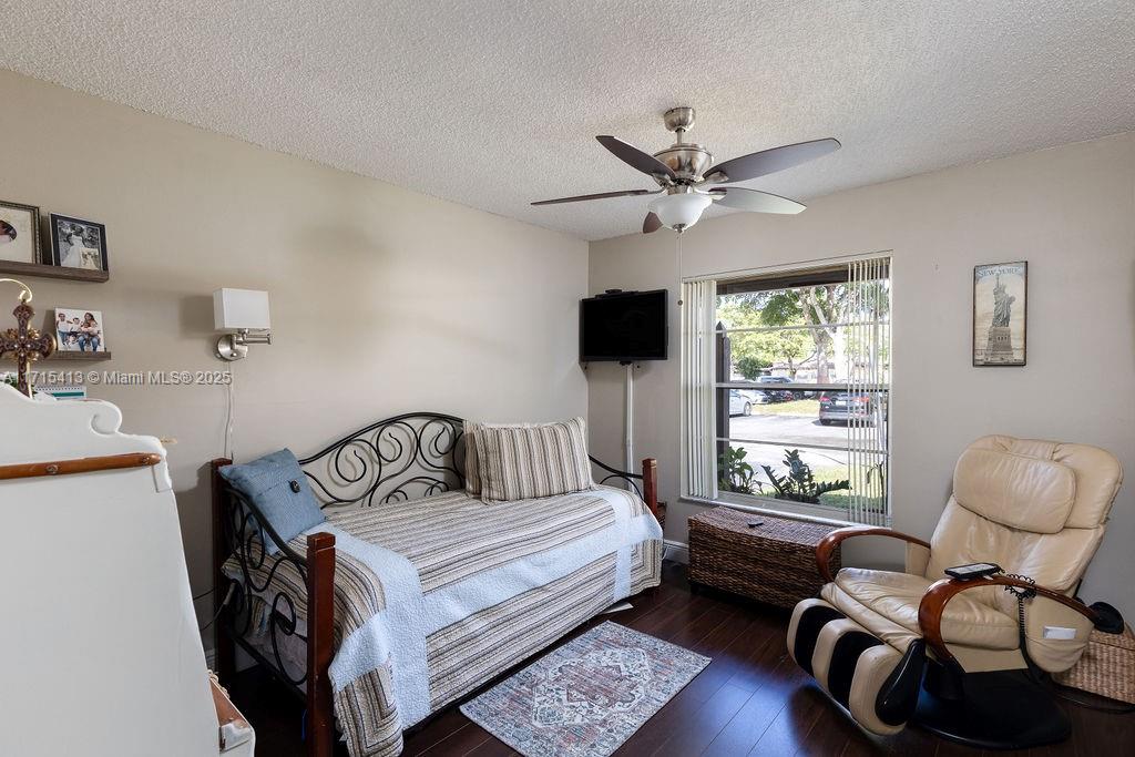 137 Fox Road, Unit 345 Hollywood, FL 33024 - Photo 10 of 19 Gallery Image 10