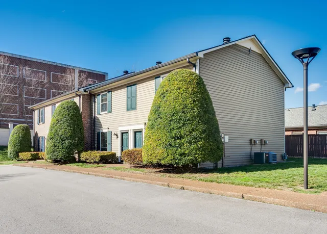 $2,000 | 102 Academy Square, Nashville, TN 37210