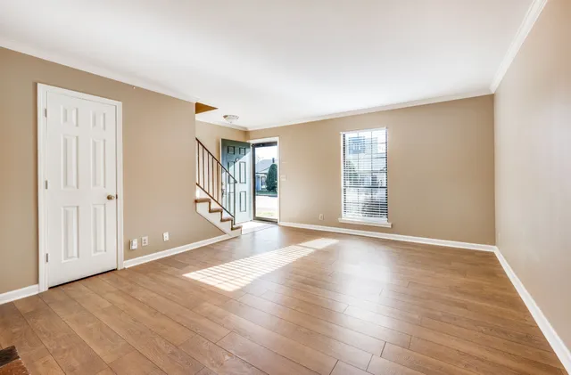 $2,000 | 102 Academy Square, Nashville, TN 37210