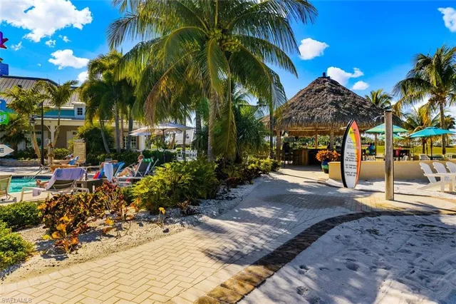 a view of a yard with a house