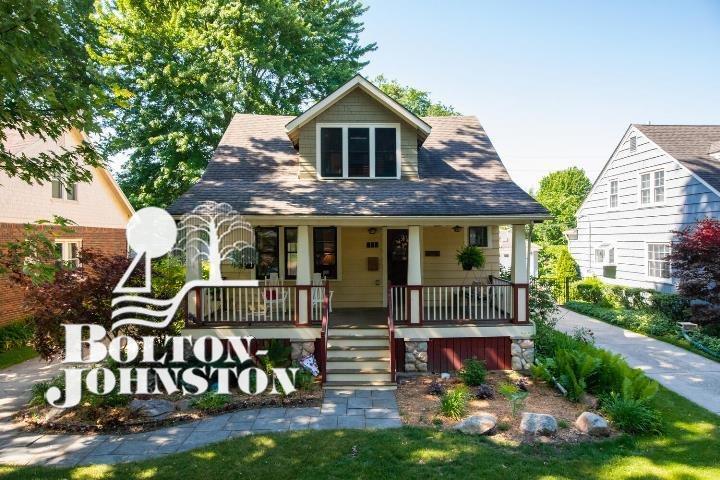 285 Ridgemont Road Grosse Pointe Farms, MI 48236 - Photo 1 of 22