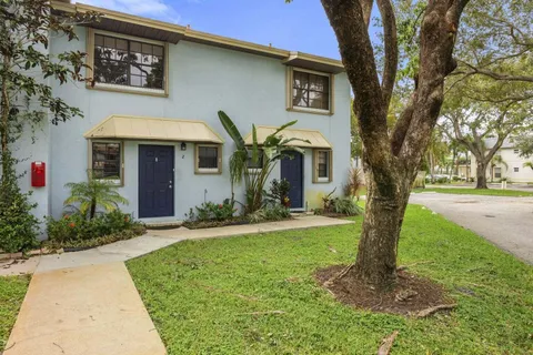 $295,000 | 406 North Cypress Drive, Unit 2, Tequesta, FL 33469