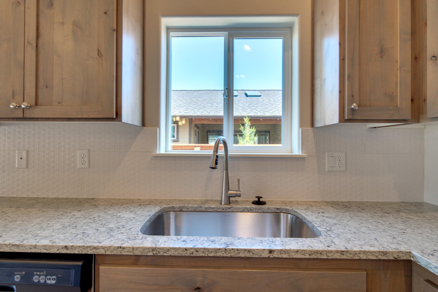 789 Northwest Rimrock Drive Redmond, OR 97756 - Photo 16 of 29 789RimrockDr-066