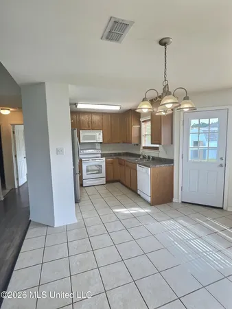 $1,900 | 14040 Seymour Drive, D'Iberville, MS 39540