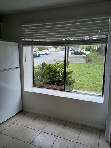 a view of entryway with white walls