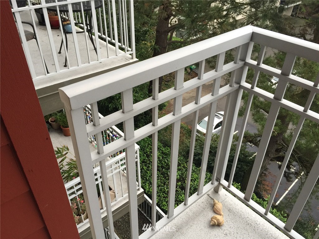 121 North 46th Street, Unit 302 Seattle, WA 98103 - Photo 22 of 23 Gallery Image 22