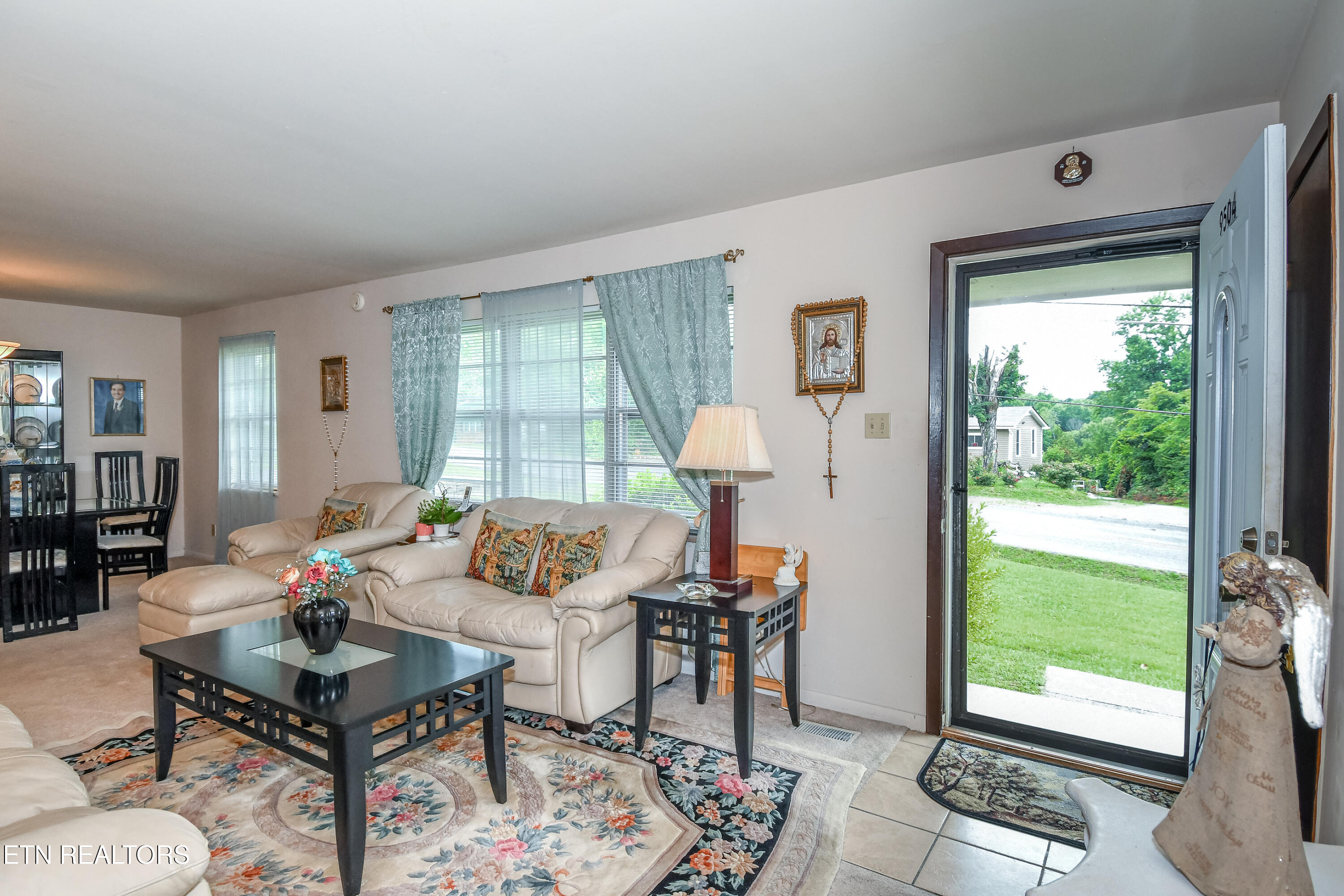 9504 Bob Gray Road Knoxville, TN 37923 - Photo 5 of 46 DSC_6919