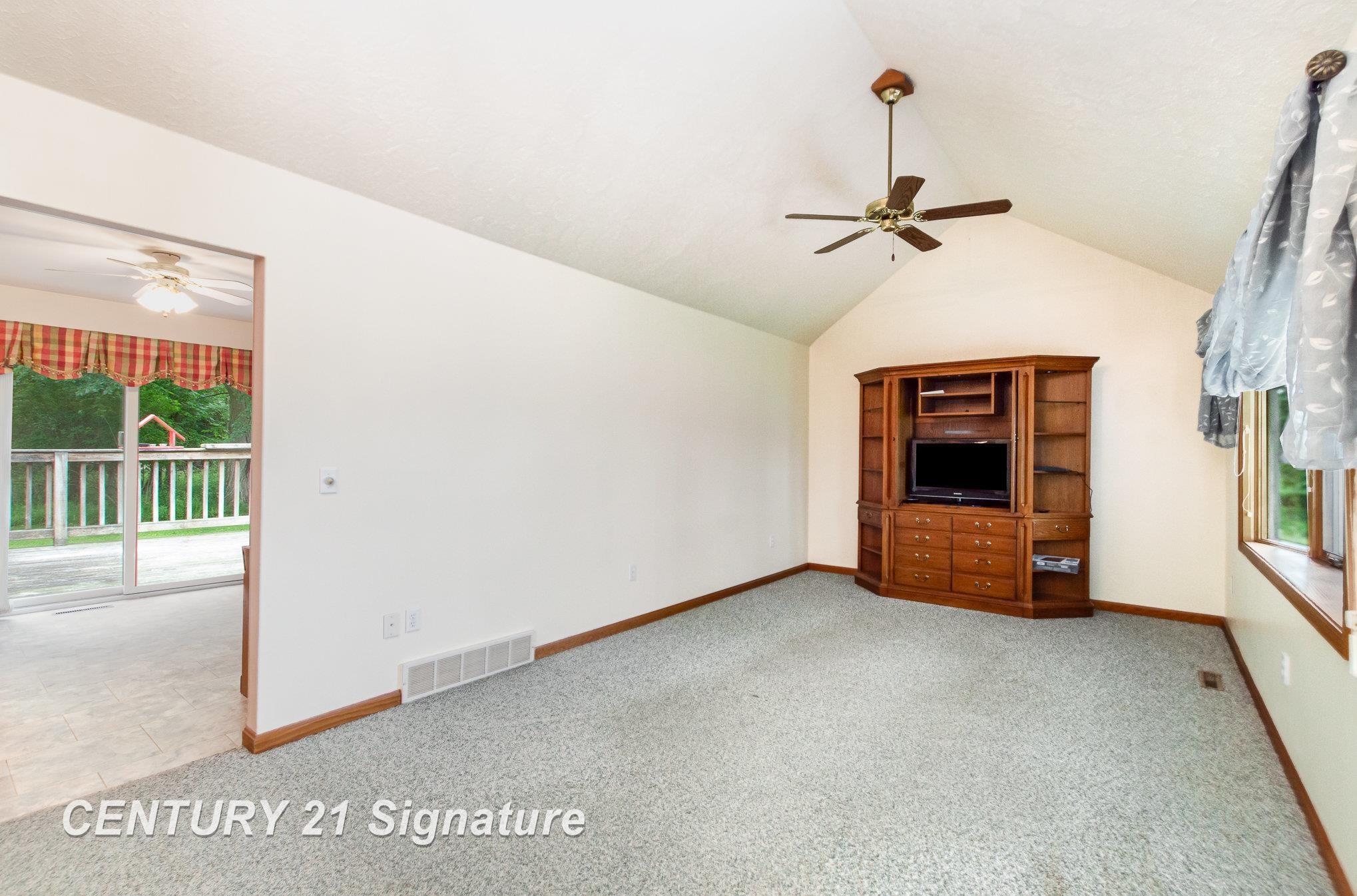 15306 Doyle Road Hemlock, MI 48626 - Photo 6 of 26