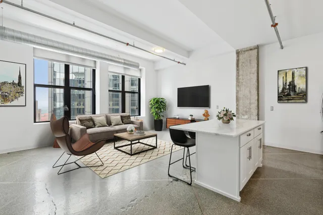 $235,000 | 350 St Peter Street, Unit 908, St. Paul, MN 55102