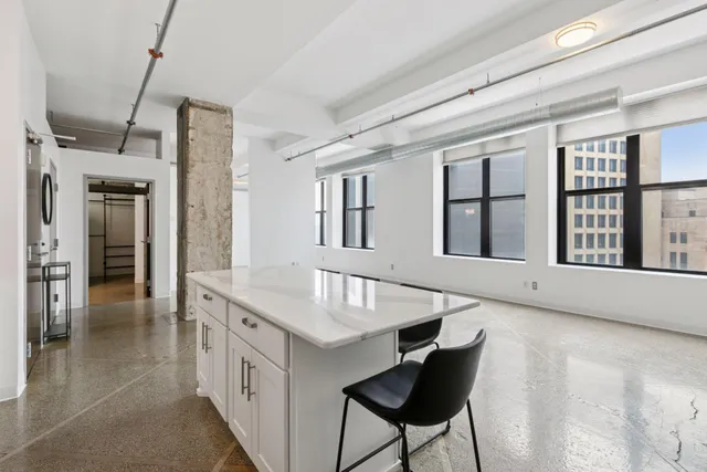 $235,000 | 350 St Peter Street, Unit 908, St. Paul, MN 55102