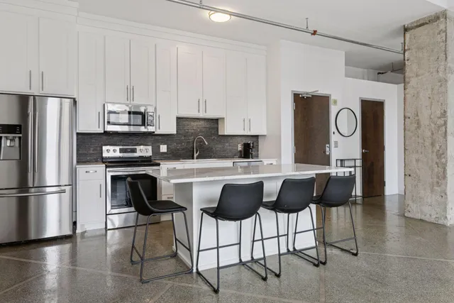 $235,000 | 350 St Peter Street, Unit 908, St. Paul, MN 55102