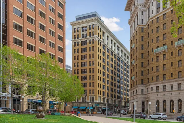 $235,000 | 350 St Peter Street, Unit 908, St. Paul, MN 55102