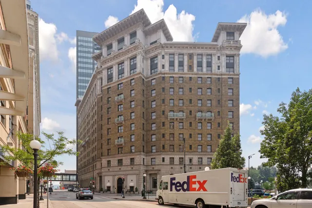 $235,000 | 350 St Peter Street, Unit 908, St. Paul, MN 55102