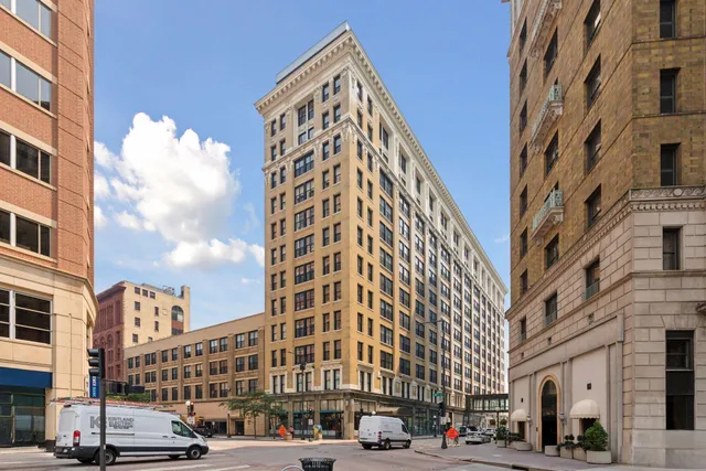 $235,000 | 350 St Peter Street, Unit 908, St. Paul, MN 55102