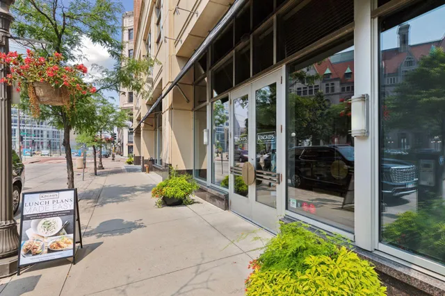 $235,000 | 350 St Peter Street, Unit 908, St. Paul, MN 55102