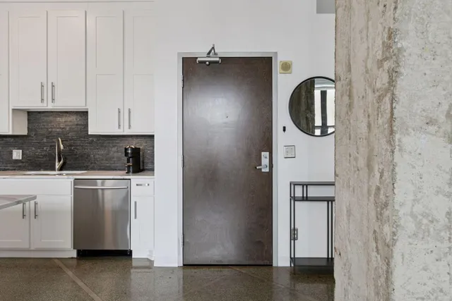 $235,000 | 350 St Peter Street, Unit 908, St. Paul, MN 55102