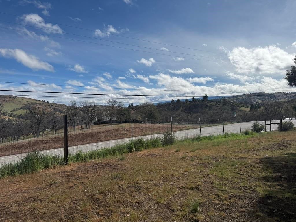 14409 Ager Road Hornbrook, CA 96044 - Photo 13 of 19 Gallery Image 13