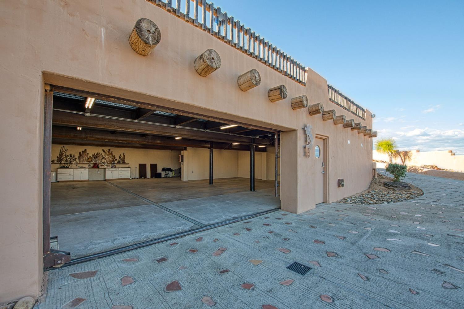 15516 North Friant Road Friant, CA 93626 - Photo 62 of 99 Sliding garage door
