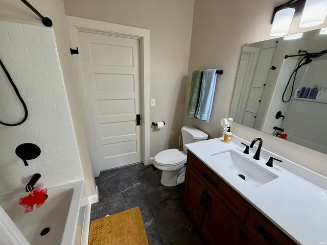 $179,900 | 2622 Hillcrest Terrace, Evansville, IN 47712