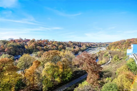 $630,000 | 701 Ridge Hill Boulevard, Unit 9C, Yonkers, NY 10710