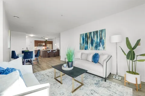 $630,000 | 701 Ridge Hill Boulevard, Unit 9C, Yonkers, NY 10710