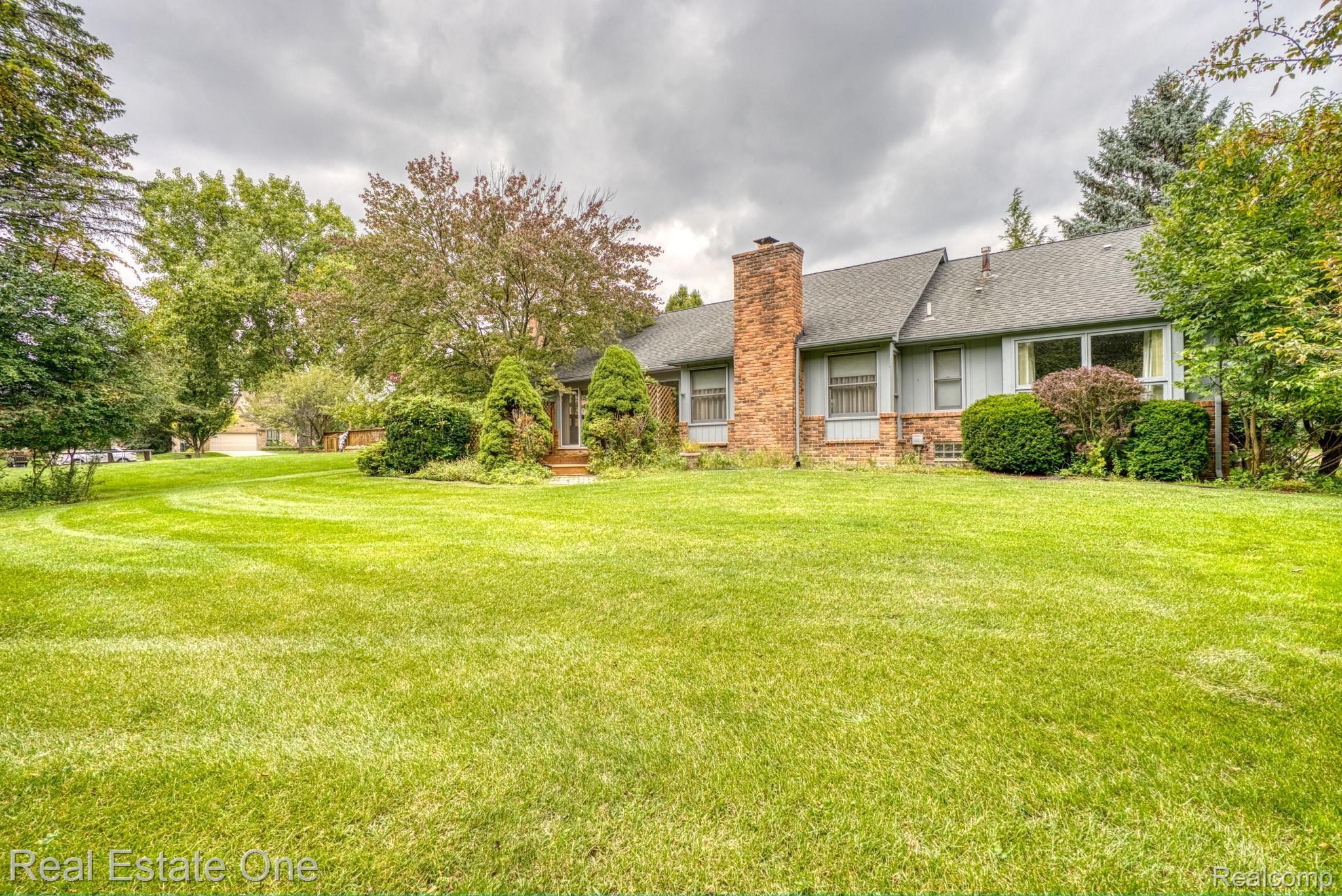1698 Snowden Circle Rochester, MI 48306 - Photo 25 of 27 DSC09145.jpg
