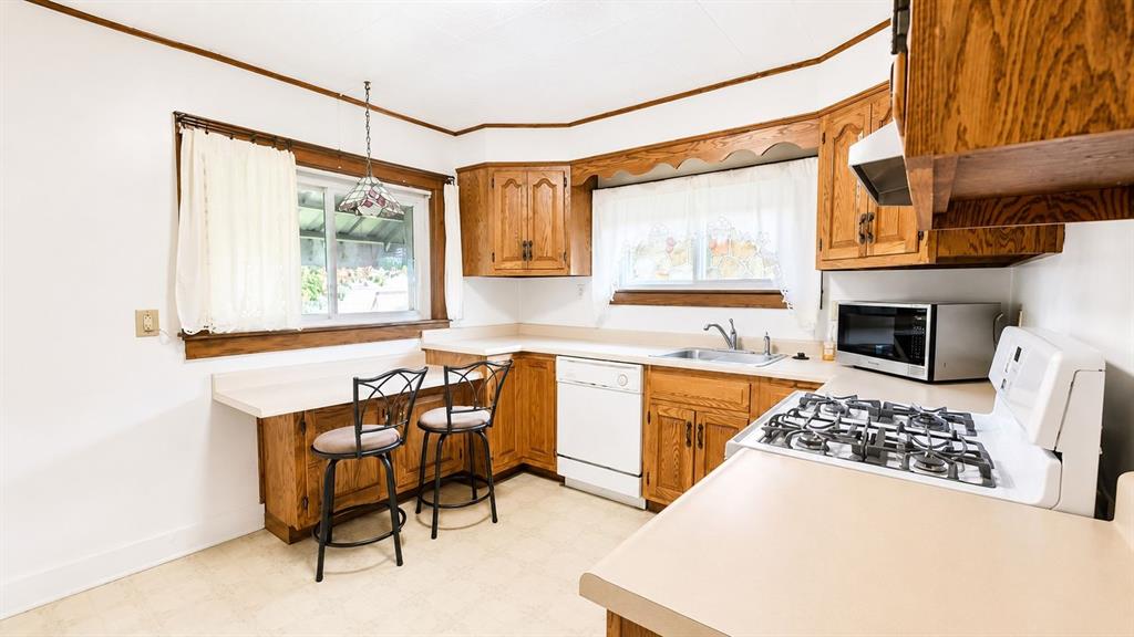 1006 Poe Street Vandergrift, PA 15690 - Photo 7 of 17