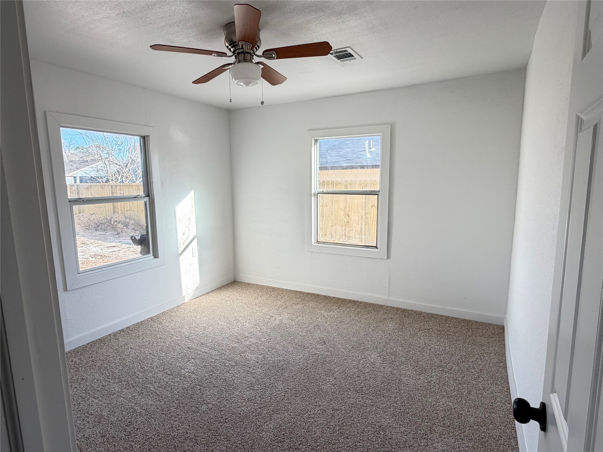 9306 Grady Street Houston, TX 77016 - Photo 8 of 13 2nd bedroom*