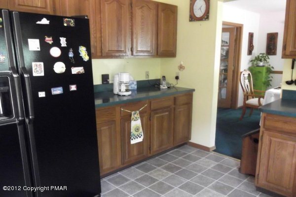 1175 Falls Road Bushkill, PA 18324 - Photo 4 of 11 Kitchen