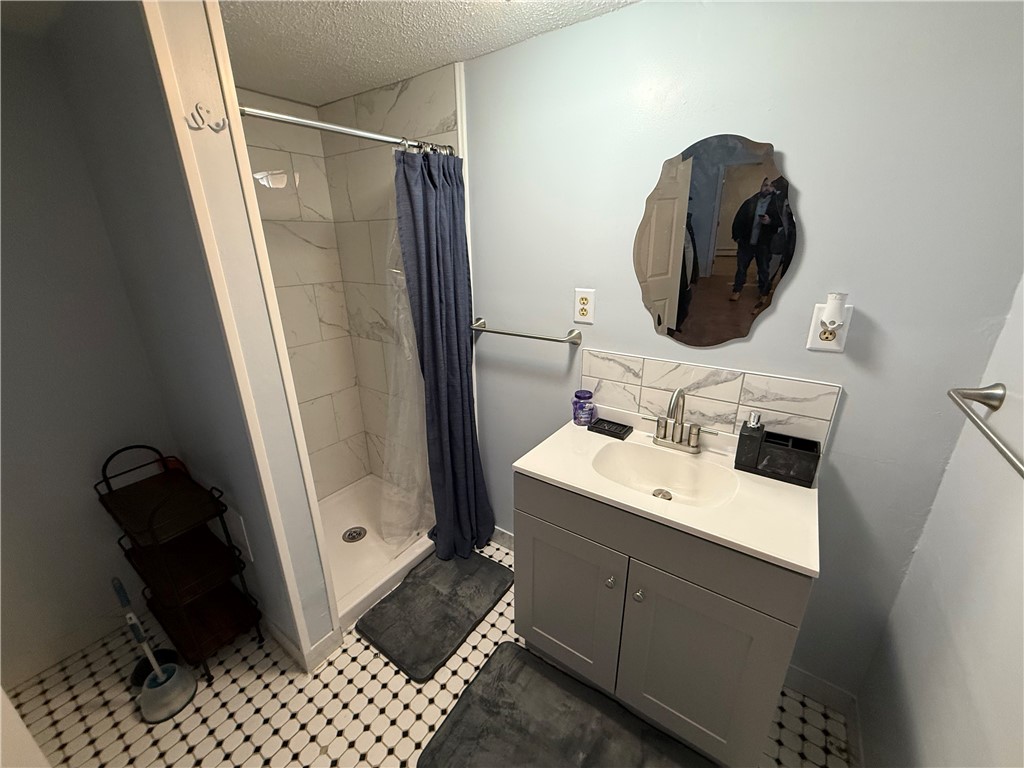 43 Eton Avenue Warwick, RI 02889 - Photo 10 of 13