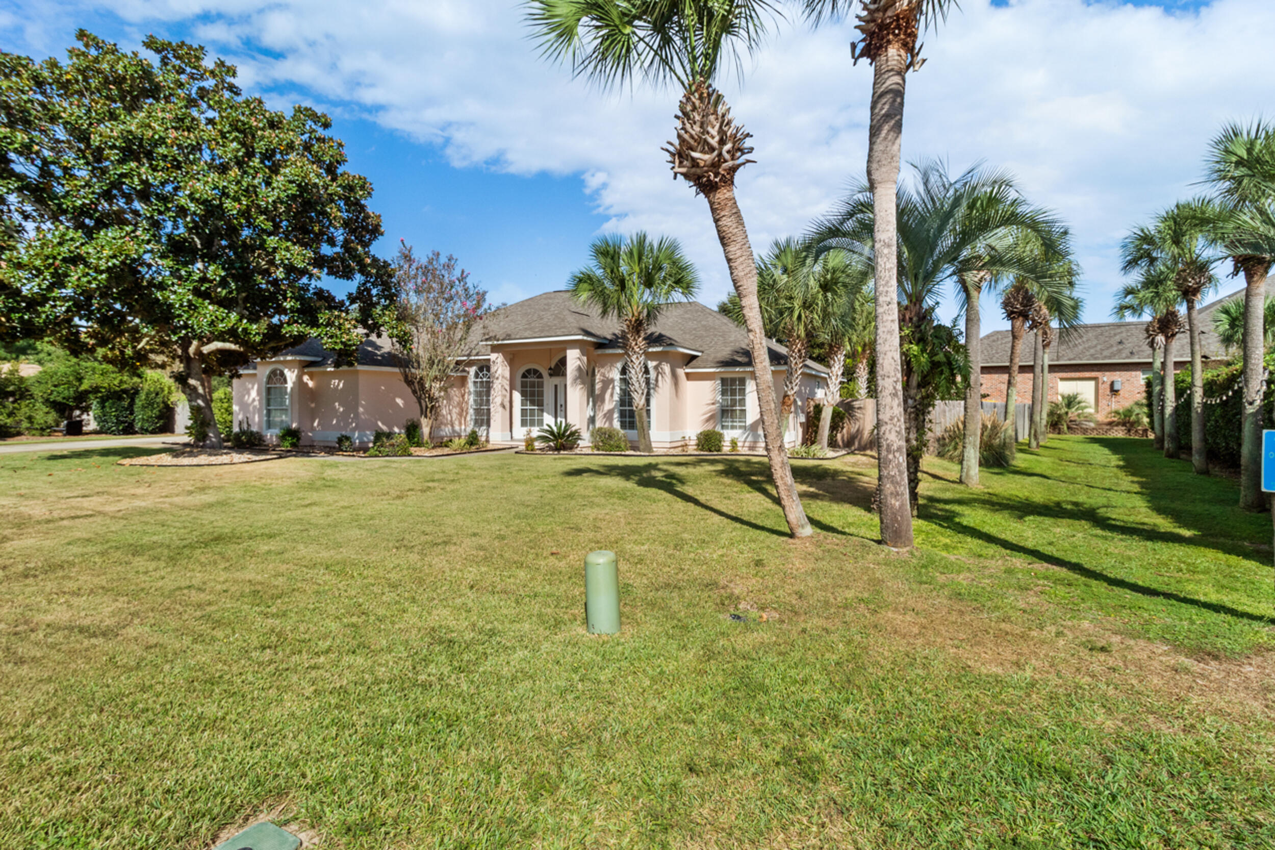 1908 Rue La Fontaine Navarre, FL 32566 - Photo 4 of 52 1_img_7958