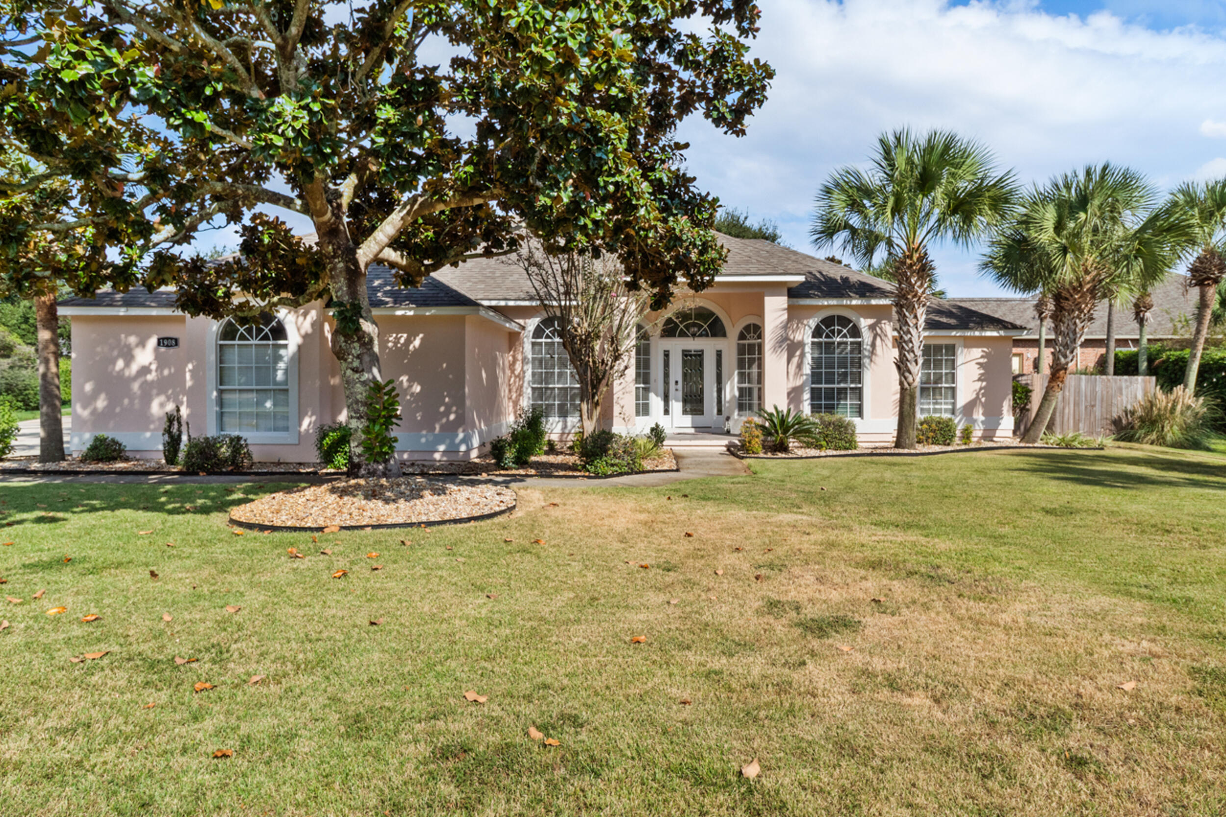 1908 Rue La Fontaine Navarre, FL 32566 - Photo 5 of 52 2_img_7961