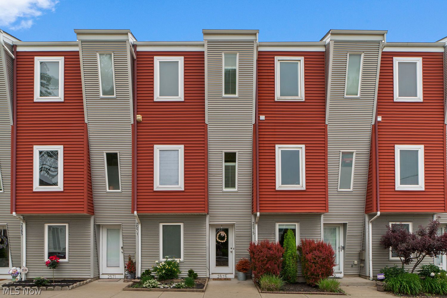2575 West 9th Street Cleveland, OH 44113 - Photo 1 of 32