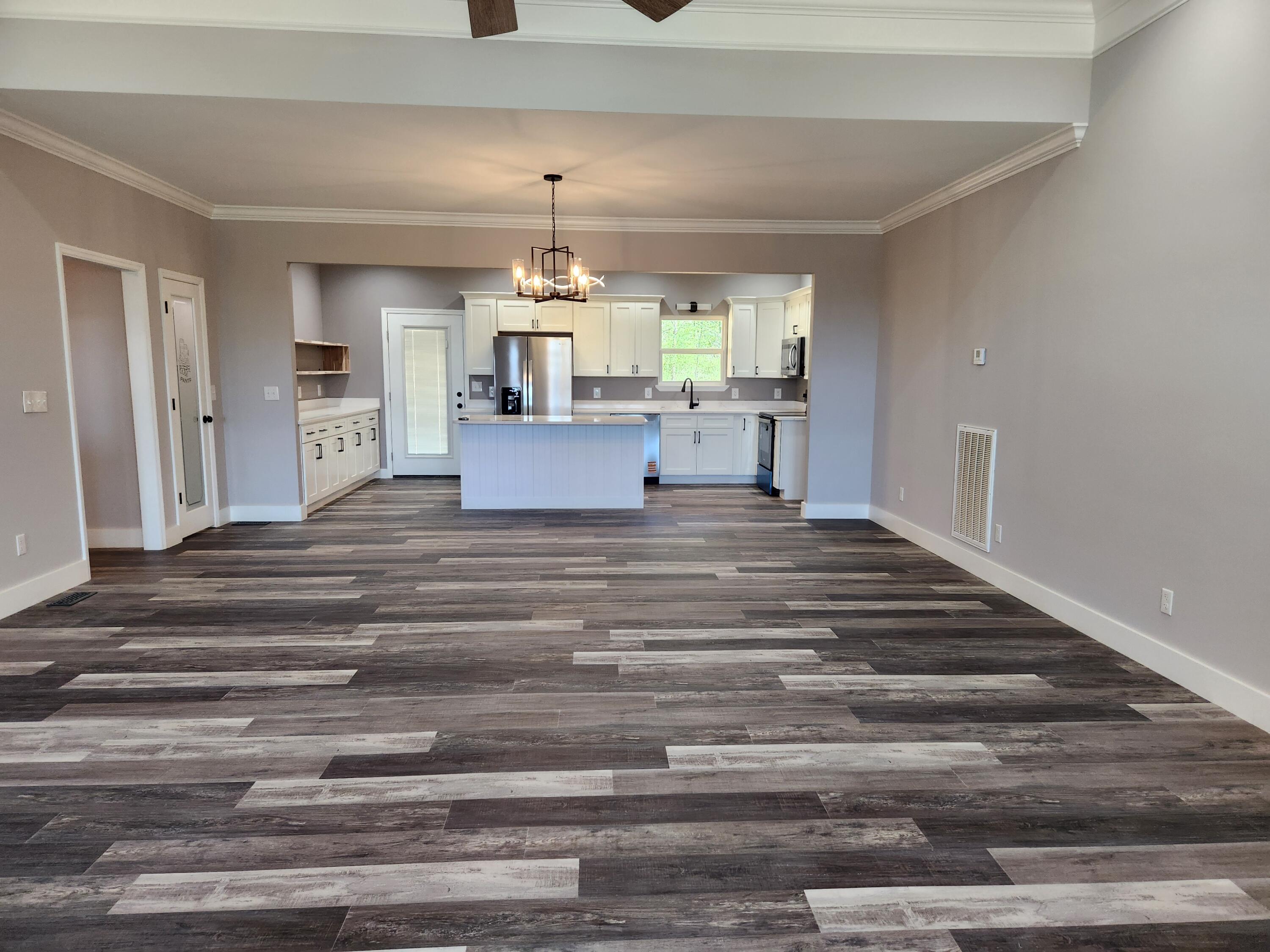 180 West Park Circle Decatur, TN 37322 - Photo 12 of 31 20250409_160414