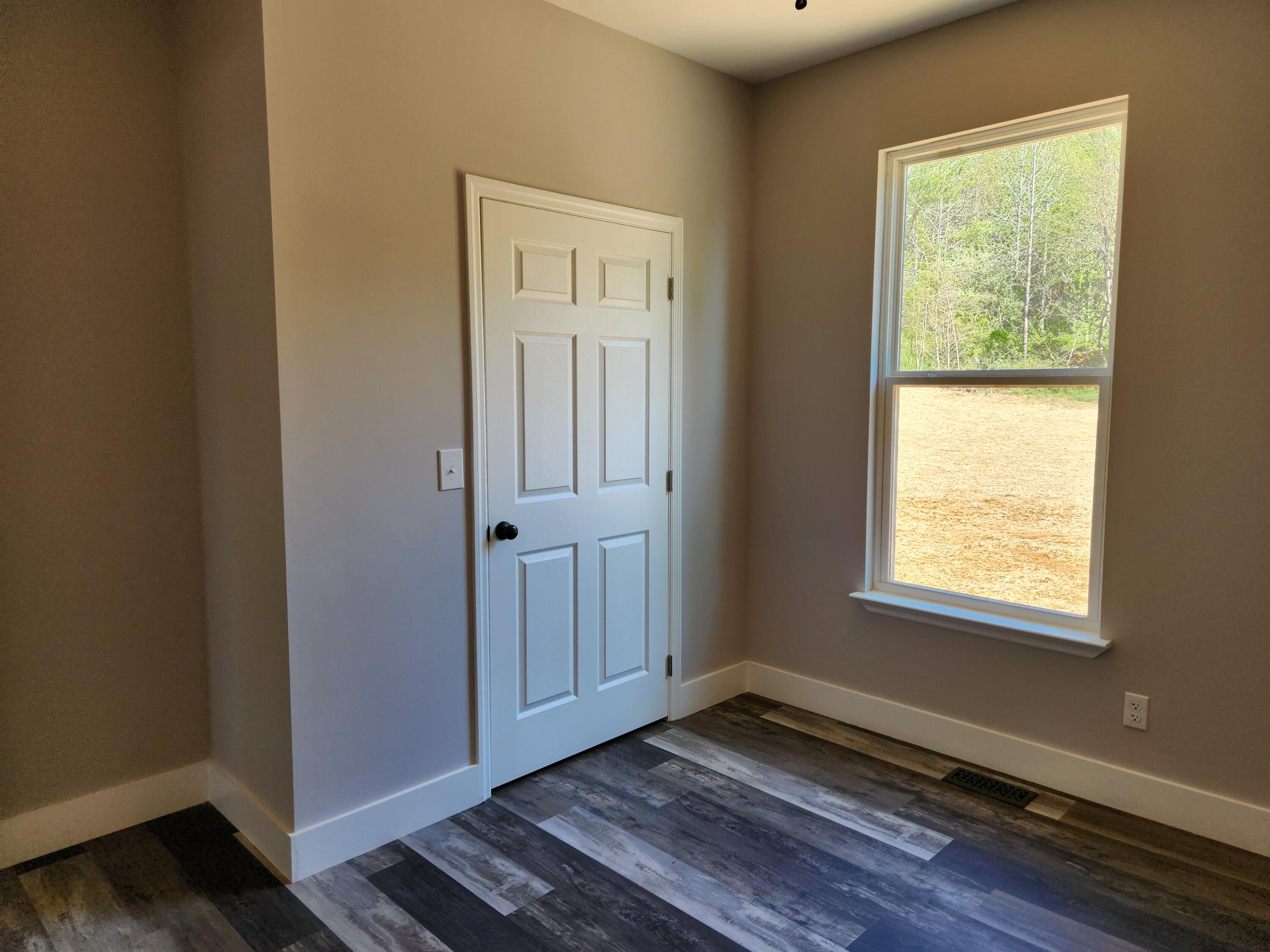 180 West Park Circle Decatur, TN 37322 - Photo 22 of 31 20250409_160645