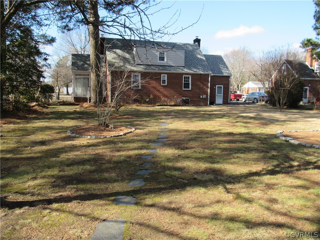 5313 Coxson Road Sandston, VA 23150 - Photo 6 of 27 Huge back yard
