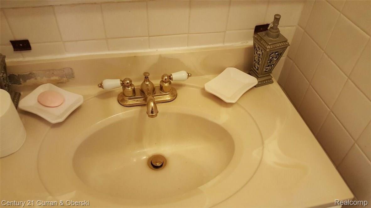 7321 Miller Road Dearborn, MI 48126 - Photo 7 of 15 IMG-20161027-WA0016_1477588658898.jpg