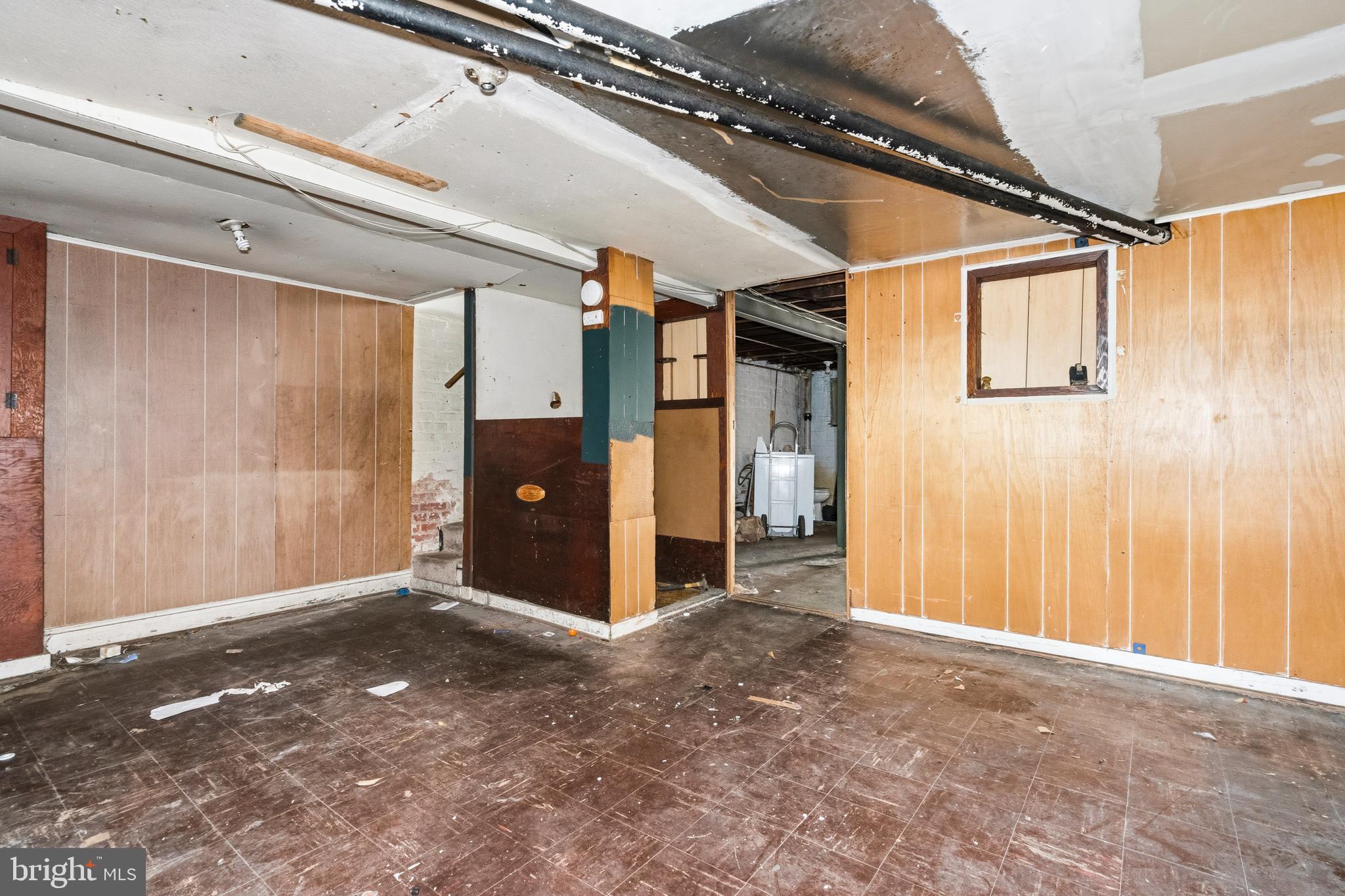 325 Bryant Street Northeast Washington, DC 20002 - Photo 14 of 28 a view of a house with an empty space