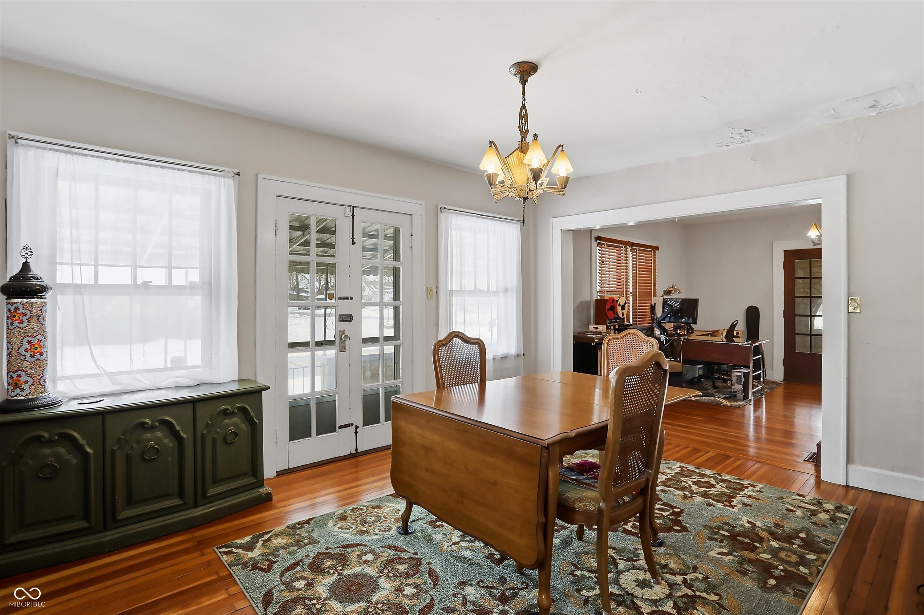 301 Belmar Avenue Indianapolis, IN 46219 - Photo 11 of 32