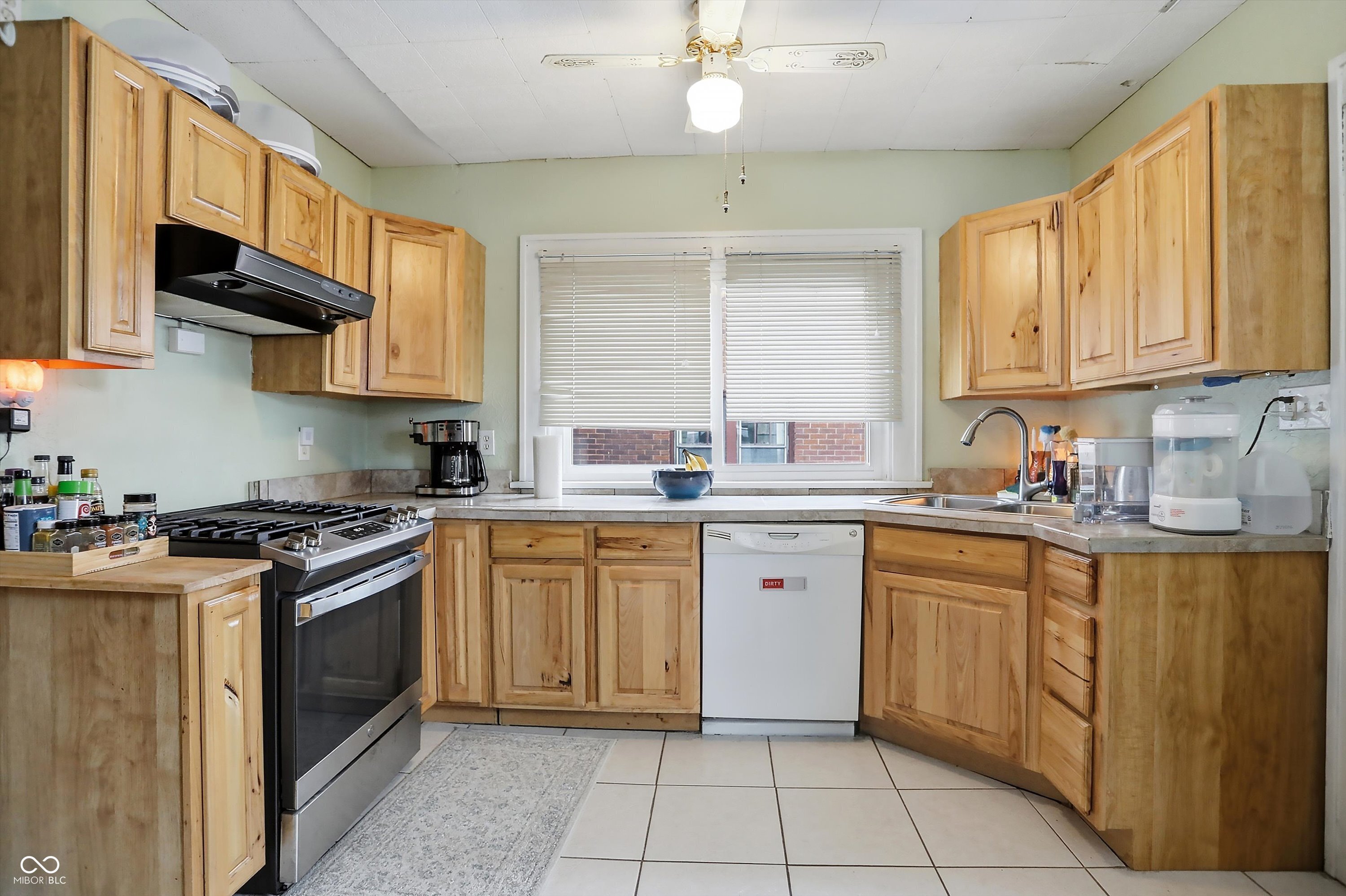 301 Belmar Avenue Indianapolis, IN 46219 - Photo 12 of 32